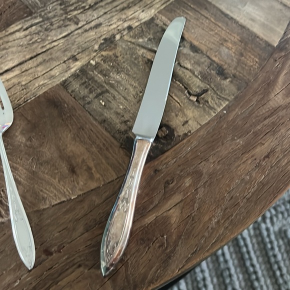 Vintage Oneida 5 pc Flatware set: - Picture 8 of 16